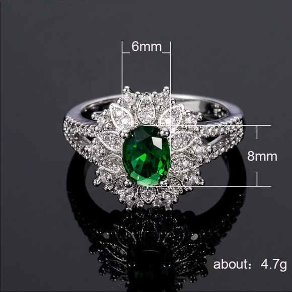 New Luxury 925 Silver Flower Emerald Diamond Ring - Picture 4 of 5